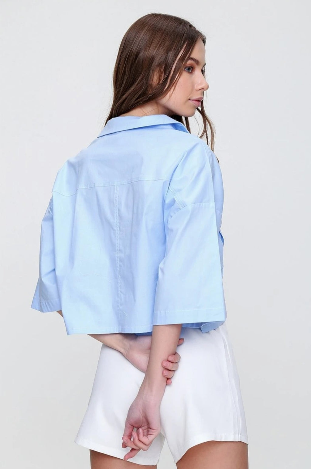 Chemise courte bleu ciel