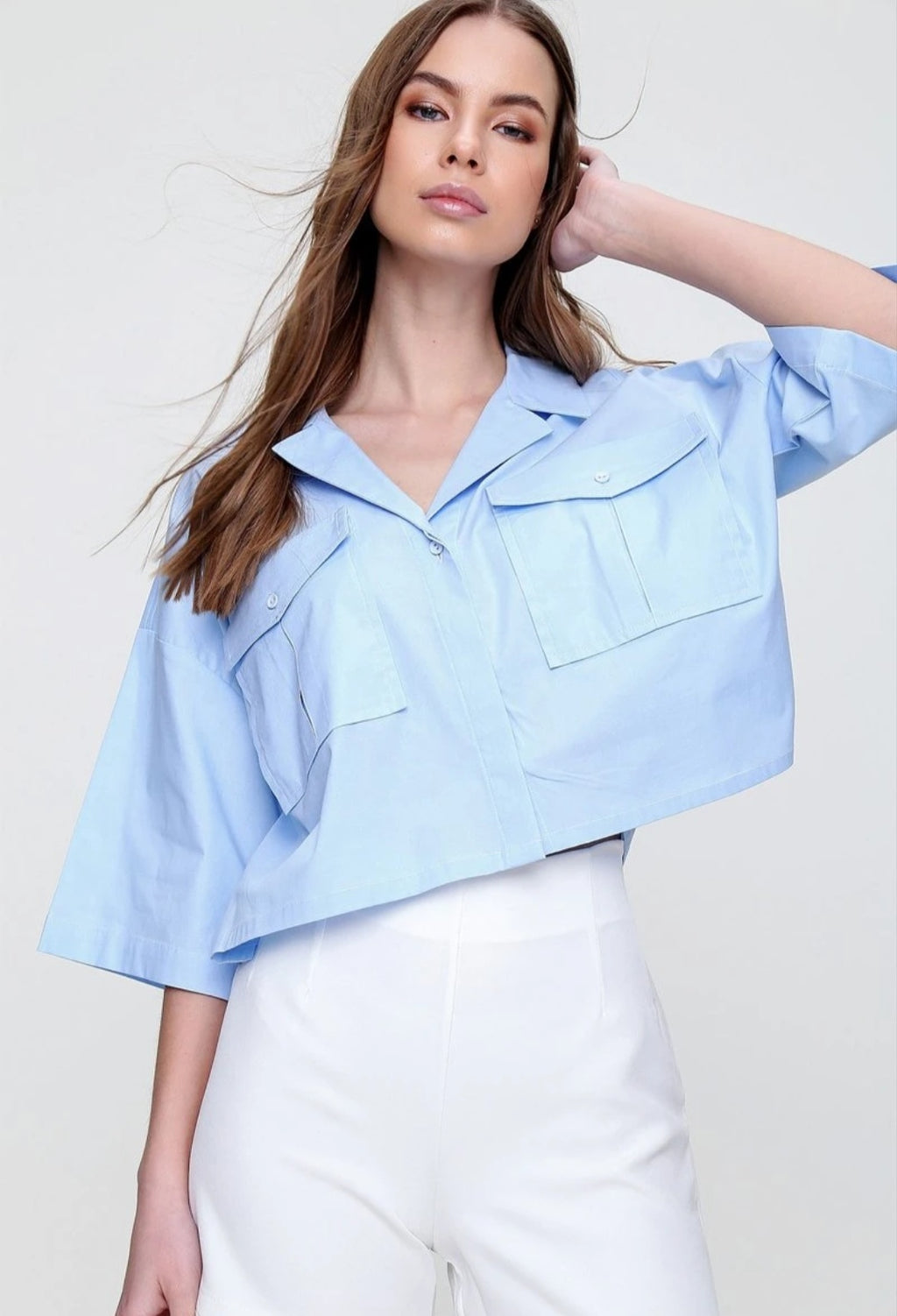 Chemise courte bleu ciel